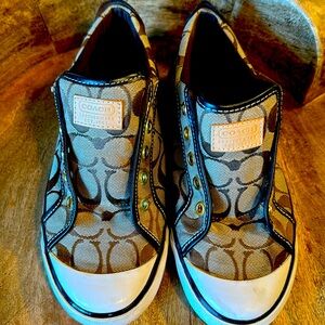Coach tennis shoes size 7.5